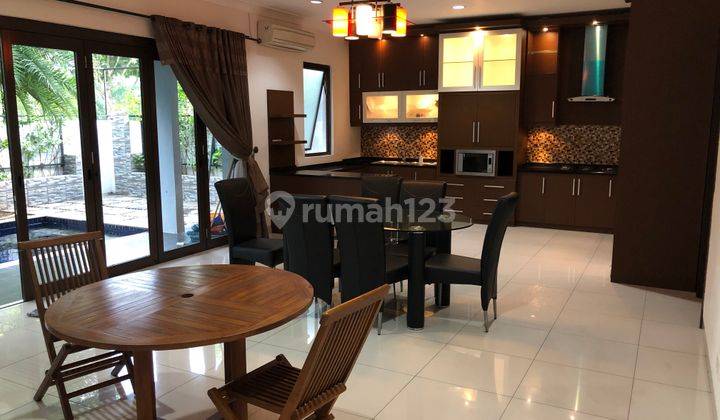 Rumah Modern Dengan Kolam Renang Kawasan Asri Green Cove BSD (NEGOTIABLE PRICE) 2