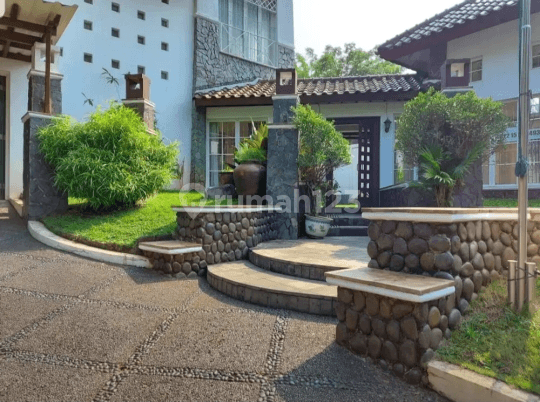 Rumah Cantik dan Asri di Taman Tirta Golf -  BSD City 1