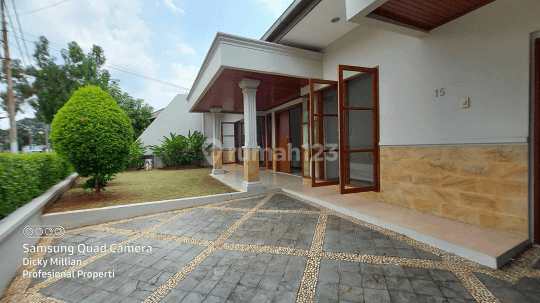 Rumah asri dalam komplek 2