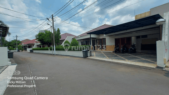 Rumah asri dalam komplek 1