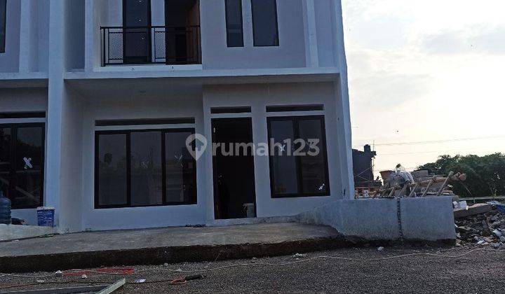 Rumah 2lantai harga murah dekat pintu tol cimanggis 1