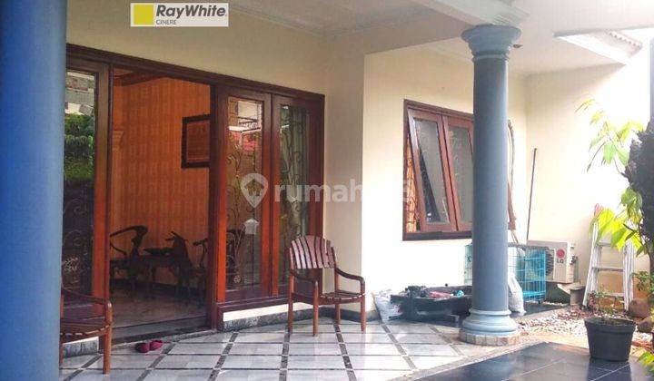 Rumah asri dengan kolam renang di Pangkalan Jati 1