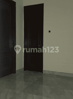 Rumah siap huni semi furnish dengan akses langsung ke jalan Raya Jatimakmur selangkah ke Tip Top swalayan Pondokgede 2