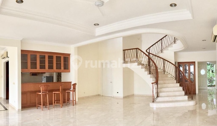 Classic House 4 Bedrooms With Garden And Pool Ajh06105 2