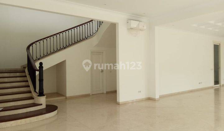 Rumah 2 lantai Hook di Taman Kebon Jeruk Intercon 4 KT luas (17x25) 425 m2 Jakarta Barat 2