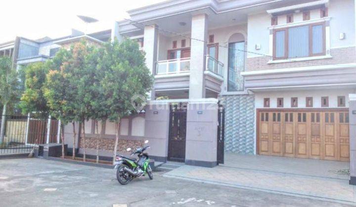 Rumah mewah di jalan boulevard 2