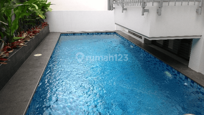 Rumah Modern dan Lux dalam Cluster 1