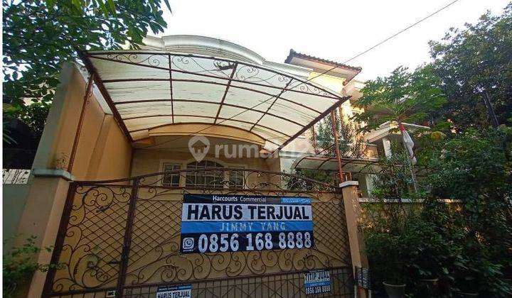 Rumah 3 Lantai Strategis di Kuningan, Jakarta Selatan 1