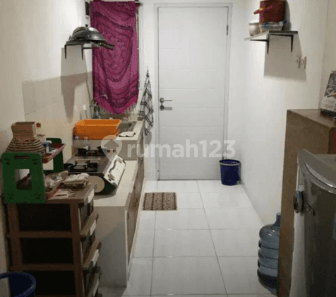 Rumah cantik rapi siap huni di Graha Raya 2