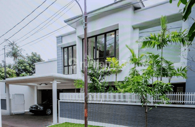 Beautiful House with Private Pool, 4BR unfurnished di Ampera, Jakarta Selatan 1