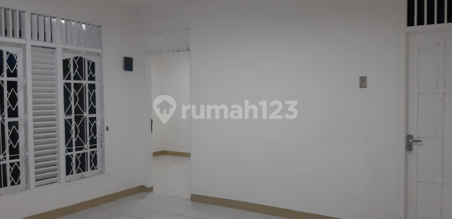 rumah siap masuk dekat stasiun Sudimara Bintaro 2