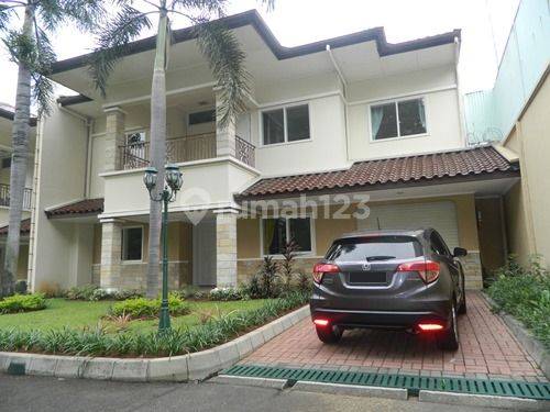 Nice Corner House of Big Compound Located in Pejaten Area 1