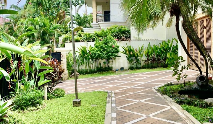 Modern House in a Quiet Area Pondok Indah Ajh06078 1