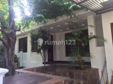 4BR Rumah di Mahakam area 1