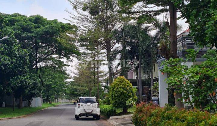 Rumah rapi siap huni ada taman belakang dekat toll Alam Sutera 2