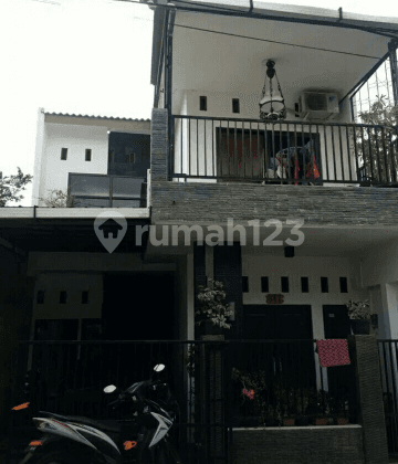 Rumah 3 Tiga Lantai di Meranti Banyumanik 1