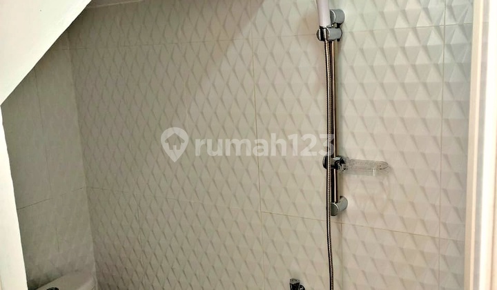 Rumah Mewah Harga Murah, Tanah Luas,bebas Banjir, Dekat Ke 3 Stasiun, Dekat Ke 2 Tol, Dekat Ke 4 Rs, Cctv, Security 24 Jam 2