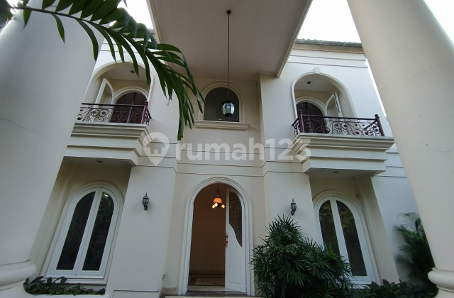 Luxurious House with Private Pool 4BR at Kemang Jakarta Selatan