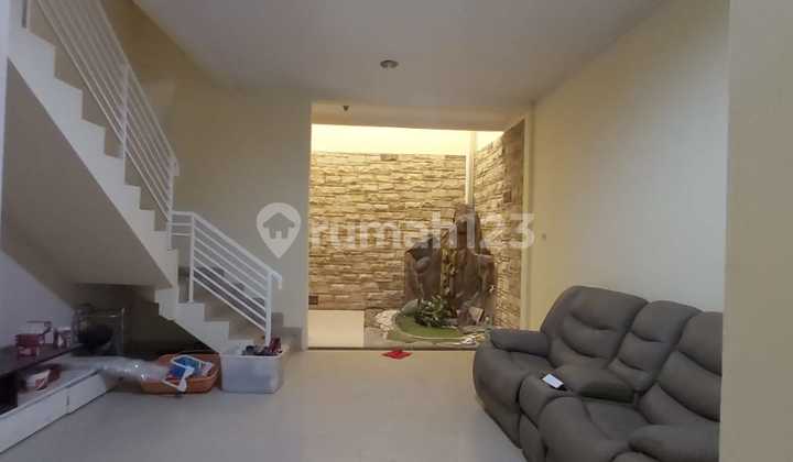 Rumah MEWAH, nyaman,  Siap Huni di Tanjung Duren 2