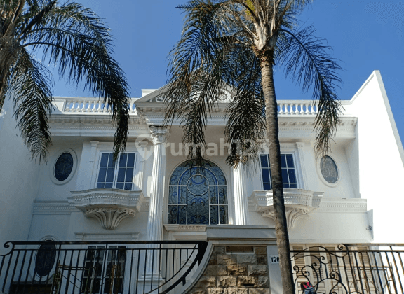 rumah mewah megah cantik di graha family surabaya 2