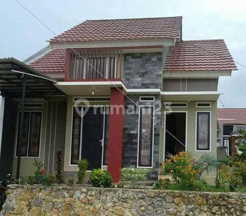 Rumah Modern Type 80 Berkonsep Villa di Kendari 2