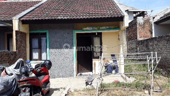 Rumah Bagus Unfurnished Sertifikat Hak Milik Di Kopo, Bandung 1