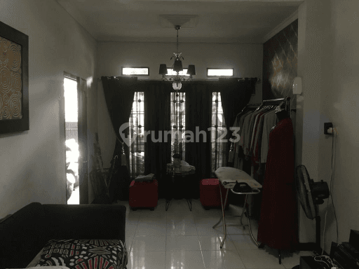 Rumah 1½ Lantai Siap Huni Di Vila Pamulang 2