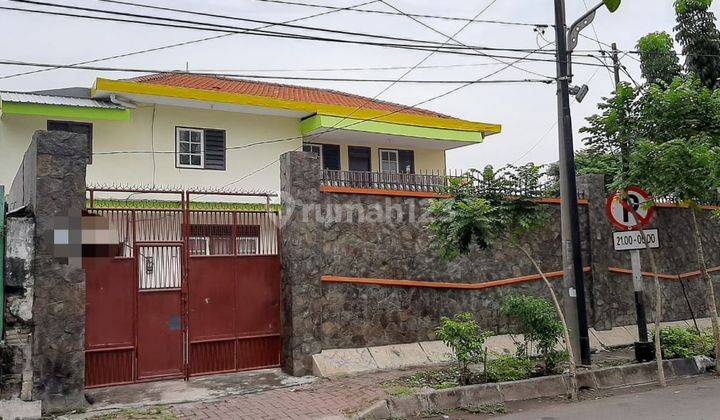 rumah besar 2 lantai pusat kota di jl. Pandegiling 1