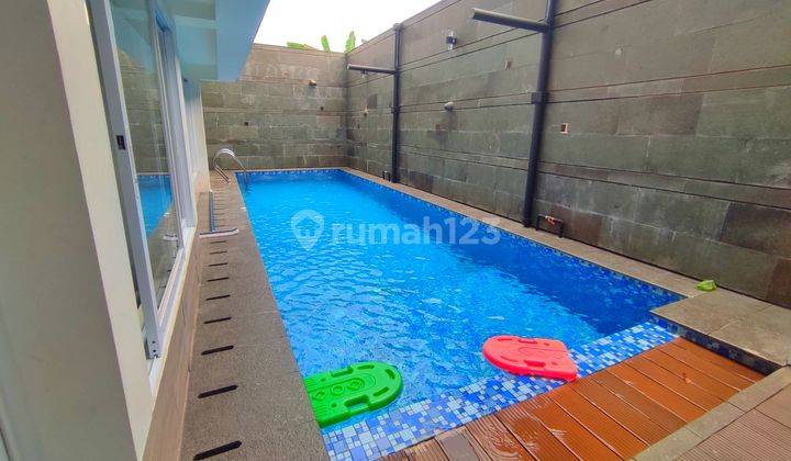 Rumah Mewah With Pool di Komplek Elite Pondok Kelapa 1