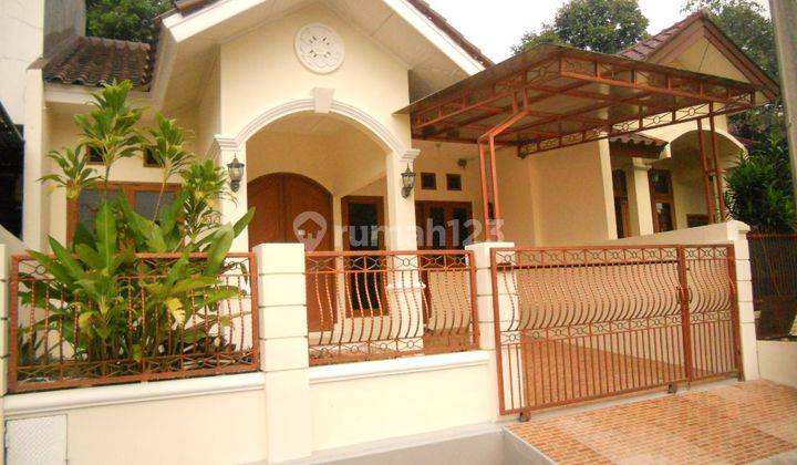 Rumah Cantik di Taman Laguna - Cibubur 1