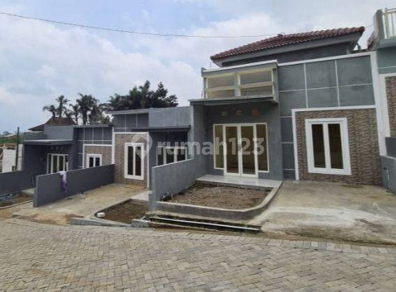 SISA 3 UNIT - Rumah Villa Baru Gress SHM Junggo, Bumiaji, Batu Malang 1