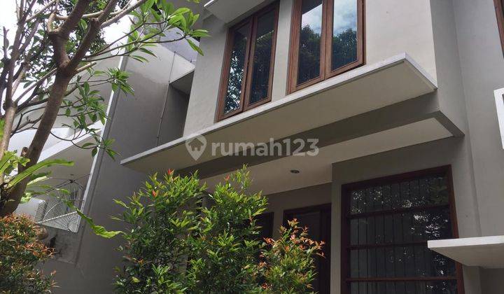 Rumah Modern 2 Lantai dengan Pool di area Premium Kebayoran Baru 1