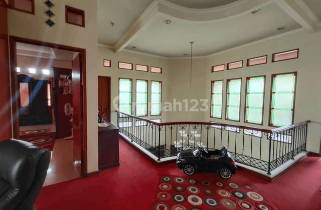 Rumah Cantik Asri di Pesona Khayangan Depok 2