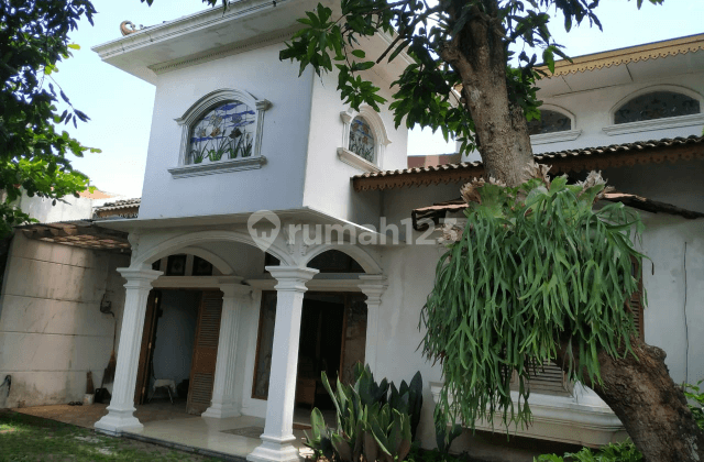 Rumah Klasik Cantik dan Asri di Kartosuro 1