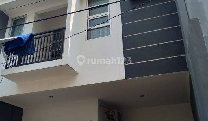 Rumah minimalis 2 lantai siap huni di tanjung duren selatan 1