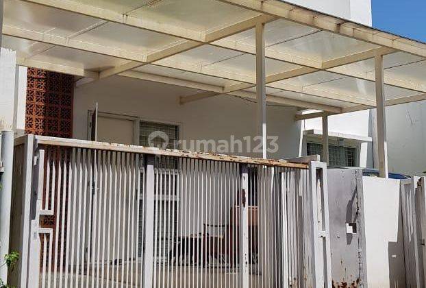 Rumah semi minimalis, 2 lantai di Komplek Sakura Jatiasih 1