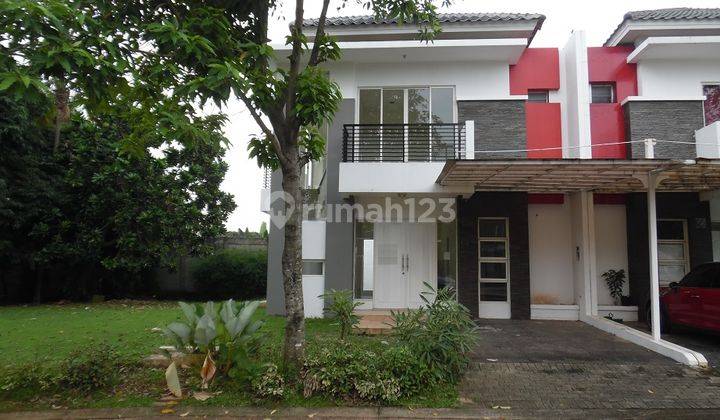 Rumah Masih Standar, Hoek, Barat Laut, di Cluster Ruby, Residence One 1