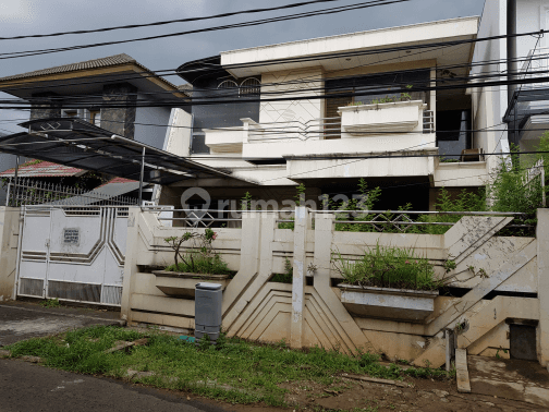 Rumah 2 lantai hitung Tanah hadap Timur di Puri Indah .... 1