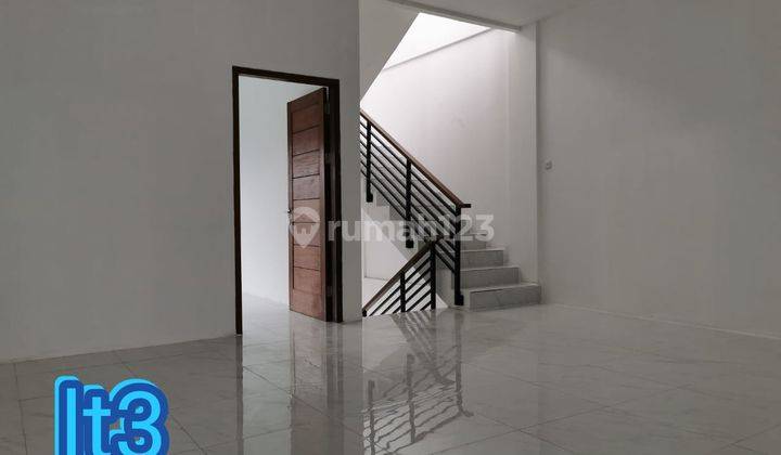 Rumah baru 3,5 lantai minimalis jakarta barat 1