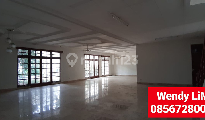 RUMAH dgn S.POOL, GARDEN di Jl SEKOLAH KENCANA, PONDOK INDAH