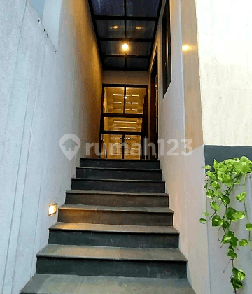 New Townhouse! Modern House 4BR Semi Furnished at Cipete Jakarta Selatan 2