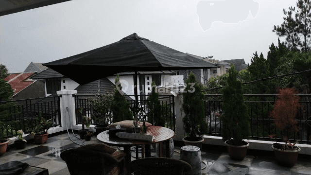 Dijual Rumah Nyaman  3 lt di Kembar Mas 1