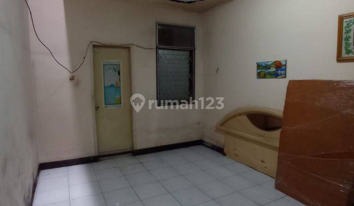 DIJUAL RUMAH LOKASI STRATEGIS DI JALAN SENI BUDAYA RAYA, JELAMBAR 1