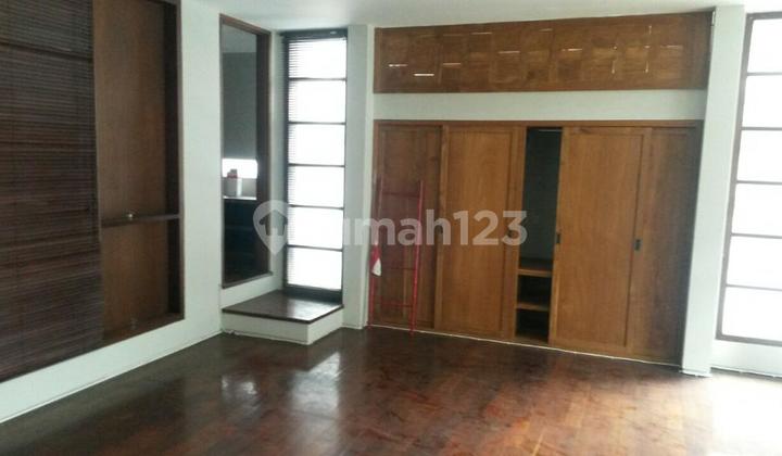 NICE TOWNHOUSE SOVEREIGN KEMANG 2