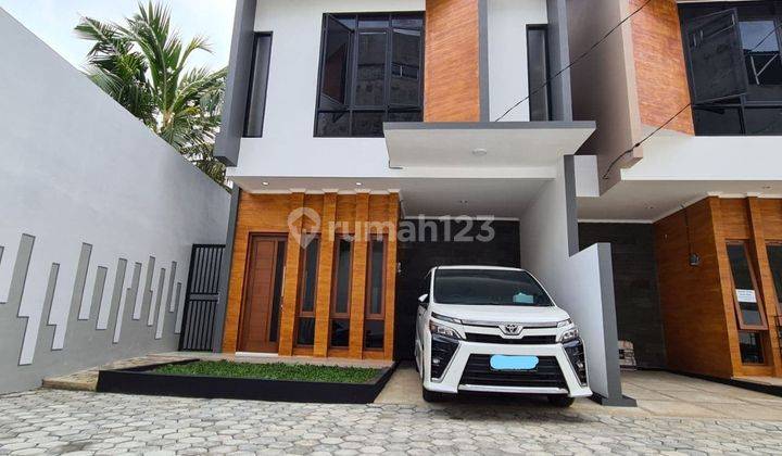 Rumah Town House Full Fasum Swimming Pool, Mini Gym Dan Taman Lokasi Pinggir Jalan 1