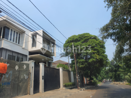 rumah cantik pinggir jalan besar sangat anggun 1