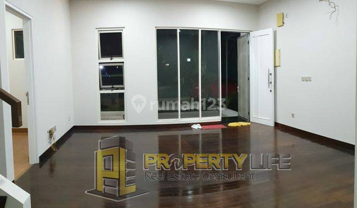 BUTUH CEPAT Rumah Golf Lake Residence TERMURAH di Golf Lake Full Renov Hadap Taman Jalan Lebar 1