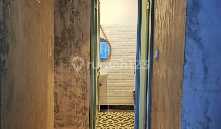 New and luxurious 5-story building in Cipete 2