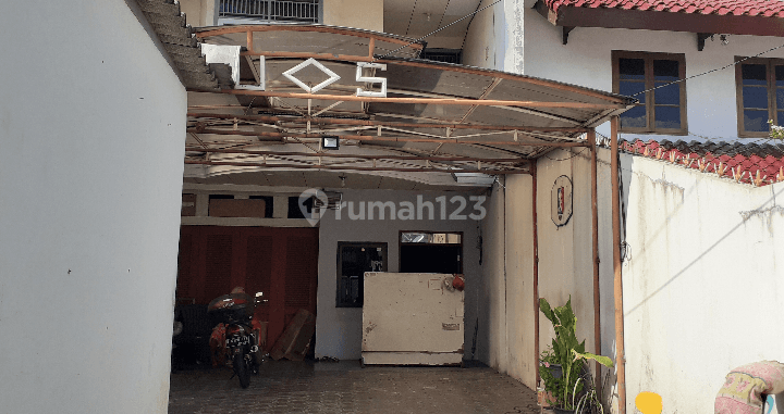 Rumah di Kayumanis 1