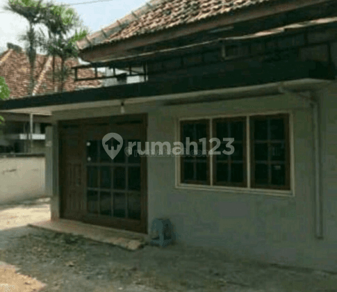 Rumah tua hitung tanah dengan letak tetstrategis 2